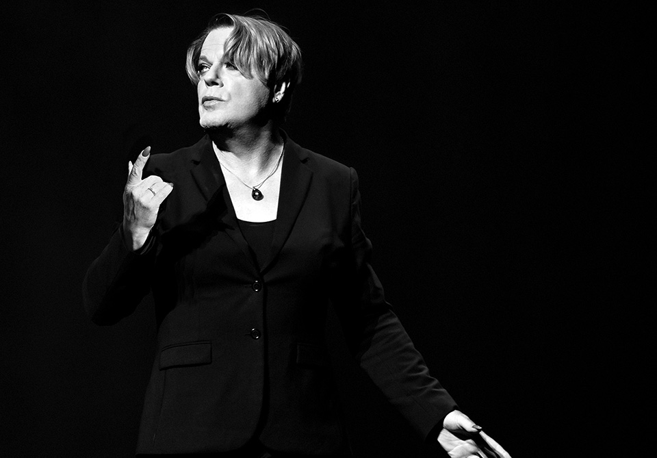 Eddie Izzard in Hamlet