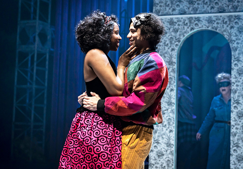 Felicia Oduh as Juliet and Kenneth La’Ron Hamilton as Romeo in Short Shakespeare! Romeo and Juliet.